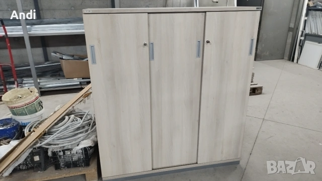 Трикрил гардероб с плъзгащи се врати и заключване - офис шкаф 135/150/45, снимка 9 - Шкафове и рафтове - 53841125