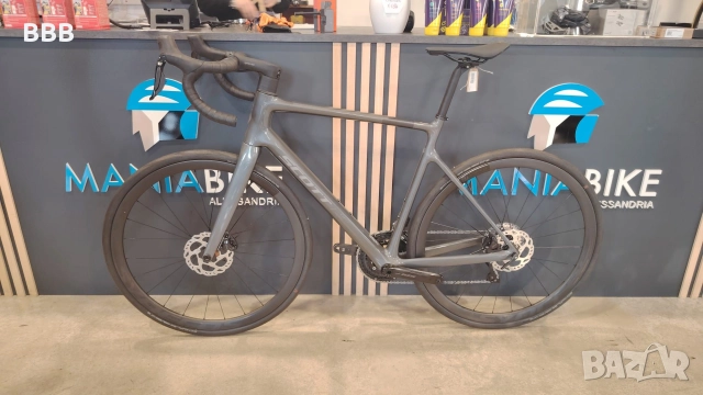 Шосеен велосипед Scott Addict * 2х12 Di2