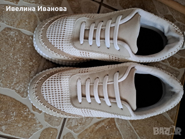Маратонки на платформа. Номер 37,стелката е 24см. 