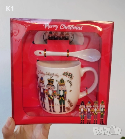 Коледен подаръчен комплект от 3 части - чаша + чиния + лъжица