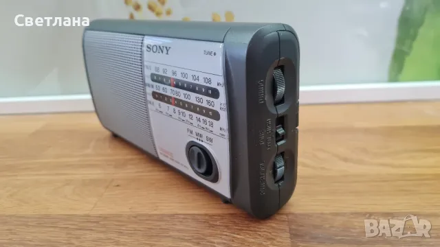 Радио Sony ICF-403S, снимка 4 - Радиокасетофони, транзистори - 46896783