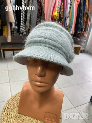 Зимна шапка, снимка 2 - Шапки - 53186236