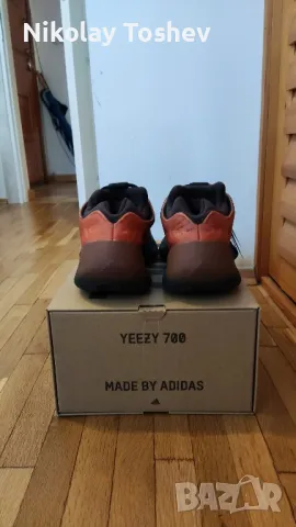 Adidas Yeezy 700 v3 Copper Fade, снимка 4 - Маратонки - 47324538