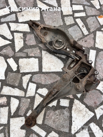 Шенкел главина задна ляв  за Тойота Авенсис T27. Седан. 2012-2015г, снимка 3 - Части - 52890207