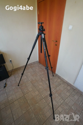 Статив Manfrotto с ябълковидна глава, снимка 2 - Чанти, стативи, аксесоари - 53878246