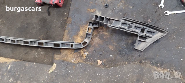 Държач задна броня Vw Touran - 30лв, снимка 2 - Части - 51273295