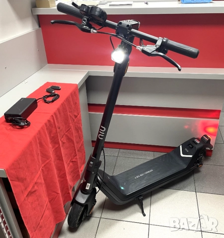 Електрическа тротинетка/Скутер Niu KQi3 PRO - черна, снимка 2 - Скутери и тротинетки - 51602206