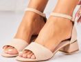 Елегантни дамски сандали на нисък ток 38 номер, снимка 1 - Сандали - 45724143