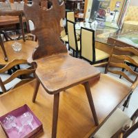 Винтидж, Brutalist дизайн столове от края на 19ти век изработени на ръка от масивно дърво., снимка 1 - Столове - 45299082