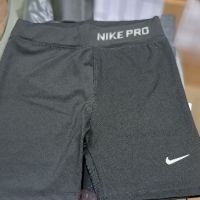 Дамски къси панталони Nike, снимка 2 - Къси панталони и бермуди - 45438741