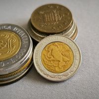 Монета - Мексико - 1 песо | 2001г., снимка 2 - Нумизматика и бонистика - 45159084