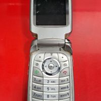 Телефон Motorola V360/за части/, снимка 2 - Motorola - 45840054