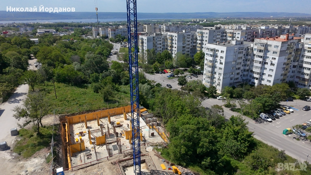 Слънчев Тристаен Апартамент С Нескриваема Панорама, снимка 1