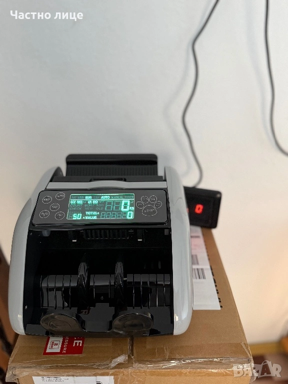 Професионален брояч на банкноти с детекция на фалшиви пари, снимка 1