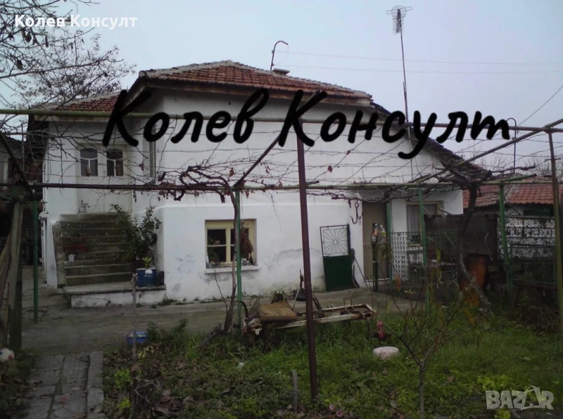 Продавам двуетажна къща в село Априлово , снимка 1