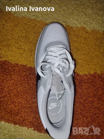 продавам чисто нови мъжки маратонки 43 номер. само за 80 евро. 27,5 см на стелката.