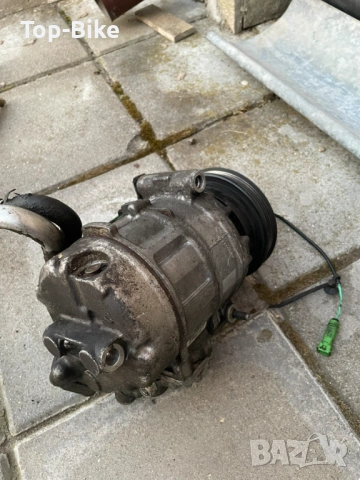 Компресор климатик пасат B5.5 1.8T AWT 8D0260808, снимка 4 - Части - 53185442