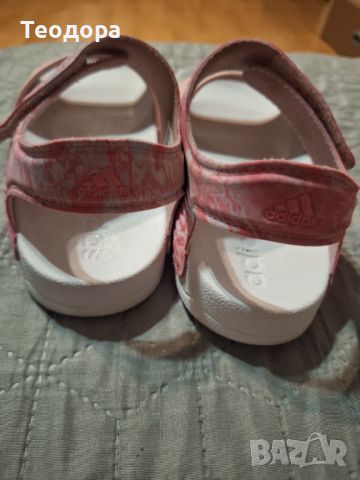 Adidas ,сандали за момиче!, снимка 4 - Детски сандали и чехли - 46342889