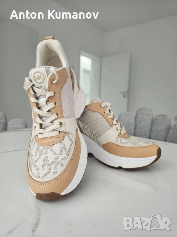 Оригинални дамски маратонки Michael Kors Описание: Оригинални дамски маратонки Michael Kors.