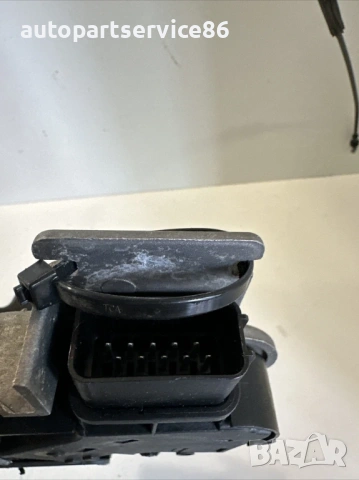 Механизъм за заключване предна лява врата за Volvo C70 Convertible (2008) 30632852, снимка 2 - Части - 54029276