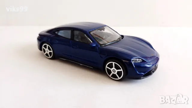 Bburago Porsche Taycan Turbo S - Мащаб 1:46, снимка 5 - Колекции - 48435902