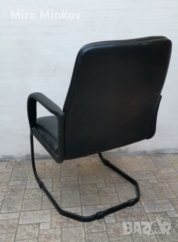 ПРОДАВАМ ИТАЛИАНСКИ СТОЛ FARAM, снимка 3 - Столове - 53860282