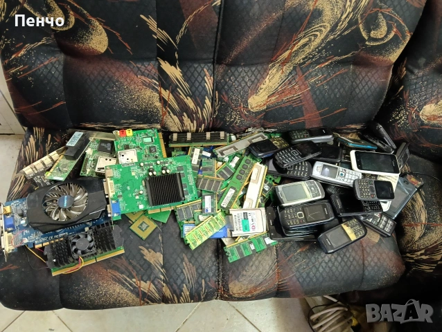 Части за ТВ и електронна скрап, снимка 4 - Части и Платки - 47543053