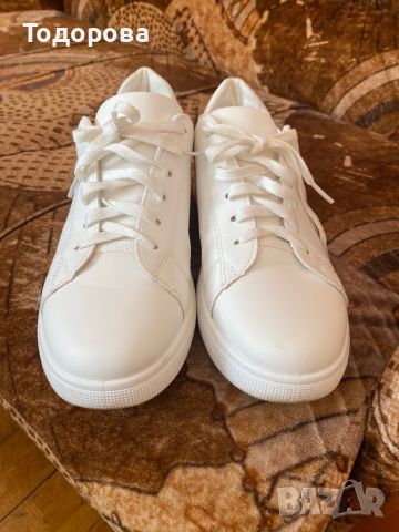 Снежно бели спортни обувки, снимка 1 - Дамски ежедневни обувки - 45697020