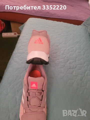 Обувки Adidas , снимка 3 - Маратонки - 51981985