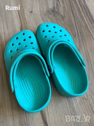 Оригинални светло зелени чехли Crocs ! 33-34 н, снимка 6 - Детски сандали и чехли - 46286620