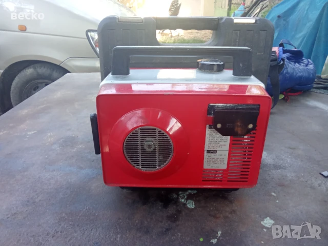 Малък портативен генератор honda, снимка 9 - Стяги - 51225997