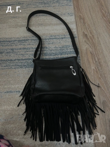 Дамска чанта с ресни, снимка 2 - Чанти - 54121703