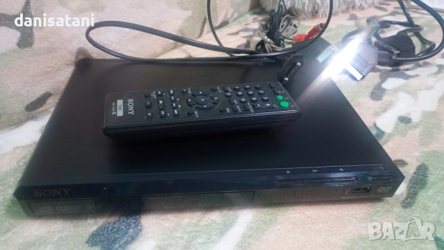 Продавам Dvd Sony + Dvd филми, снимка 6 - Плейъри, домашно кино, прожектори - 52167969