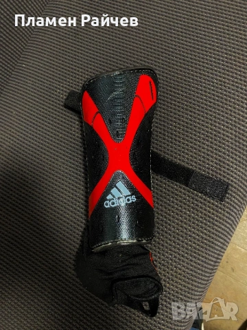 Футболни протектори Адидас 
