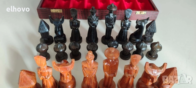 Стари ръчно изработени дървени фигурки за шах, снимка 3 - Антикварни и старинни предмети - 52533430