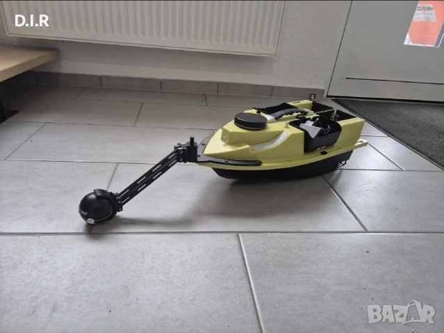 закрепване на сонар за лодката