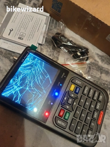 V8 Finder2 Сателитен търсач DVB-S2X Сигнален приемник Декодер H.264 HD 3.5 LCD ЧЕТЕТЕ ОПИСАНИЕТО, снимка 3 - Друга електроника - 54284846