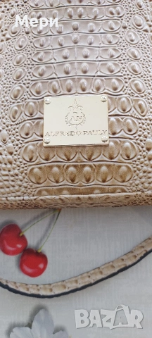 Дамска чанта от крокодилска кожа, снимка 13 - Чанти - 53571324