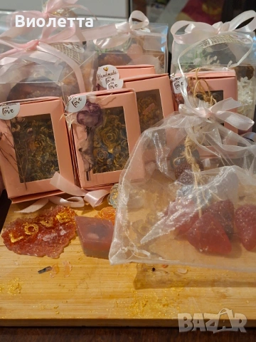 Ароматни сапуни ръчна изработка – подаръчен комплект, снимка 9 - Изкуствени цветя - 53863117