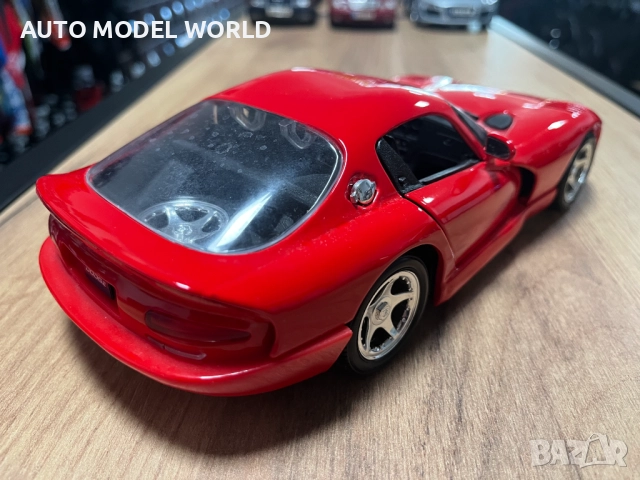 Метална колекционерска колички BBURAGO DODGE VIPER SRT 1:18, снимка 2 - Колекции - 52793636