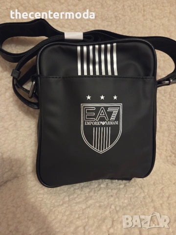 Черна гумирани чанта , снимка 2 - Чанти - 53725613