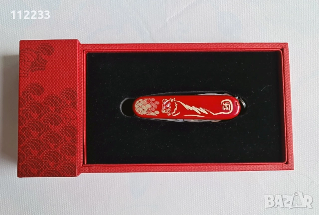 Victorinox Limited Edition Huntsman “Year of the Tiger 2022”, снимка 5 - Ножове - 52157667