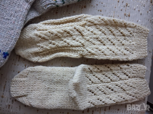 Вълнени чорапи, снимка 4 - Дамски чорапи - 52739635