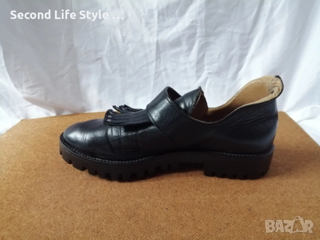 № 37 Дамски обувки естествена кожа - лоуфъри с пискюли, капси, тик-так копчета, снимка 8 - Дамски ежедневни обувки - 53143229