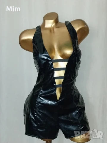 Finesse NOIR Черен къс гащеризон от лак / винил /