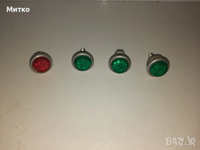 Ретро Български светлоотразители за регистрационни номера на автомобили или мотоциклети