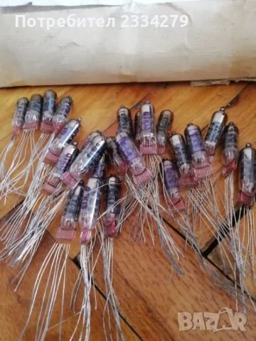 Стари неупотребявани, радио телевизионни лампи, снимка 7 - Радиокасетофони, транзистори - 50524509