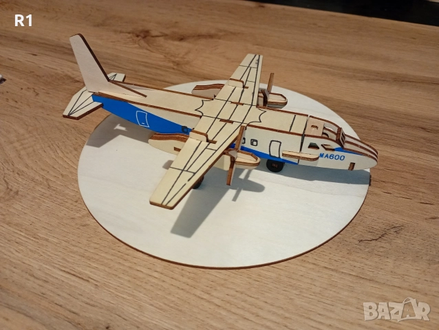 Дървен самолет за сглобяване 