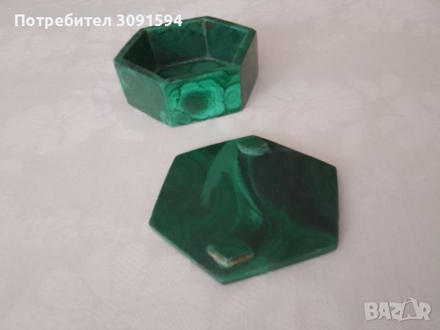 Шестоъгълна малахитова кутия, снимка 5 - Антикварни и старинни предмети - 45092812