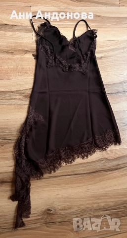 Сатенена рокля, снимка 3 - Рокли - 52089314